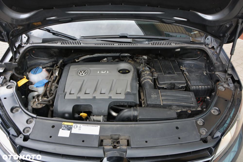Volkswagen Touran 2.0 TDI DPF BlueMotion Technology Highline - 15