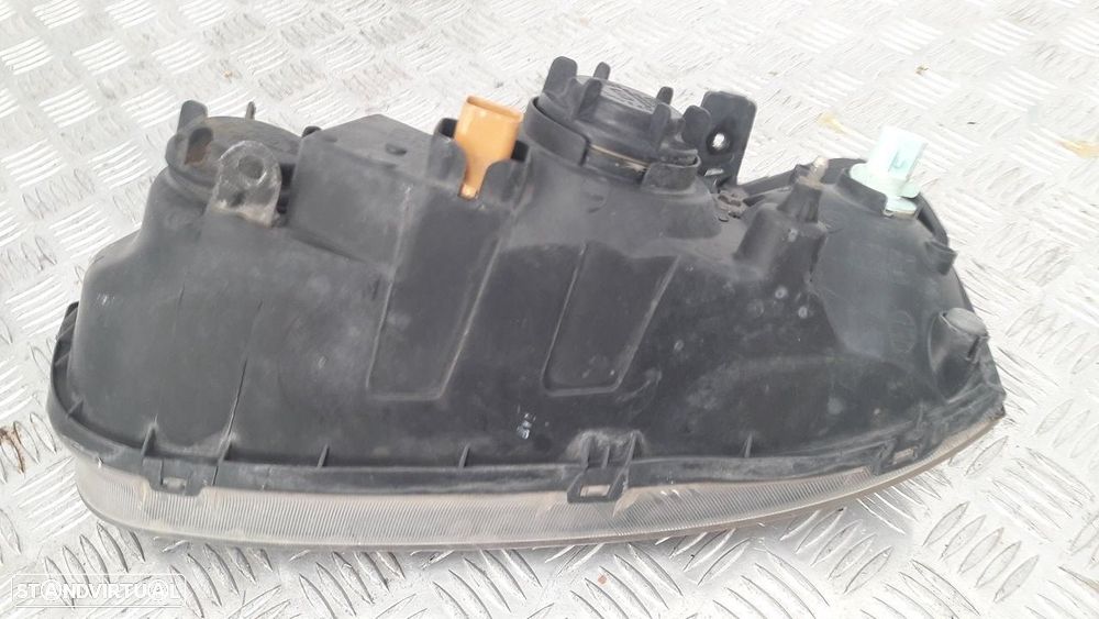 FAROL DIREITO HYUNDAI ELANTRA SEDAN 2001 -921022DXXX - 3