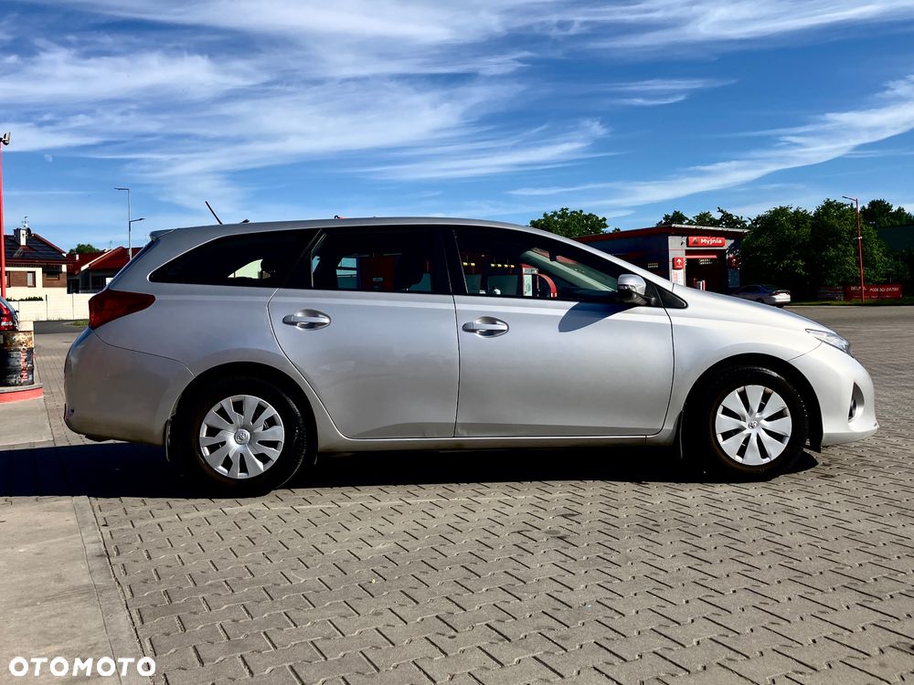 Toyota Auris 1.4 D-4D Active - 3