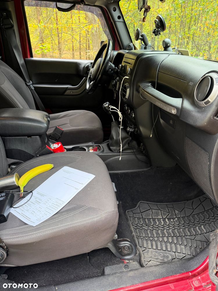 Jeep Wrangler - 32