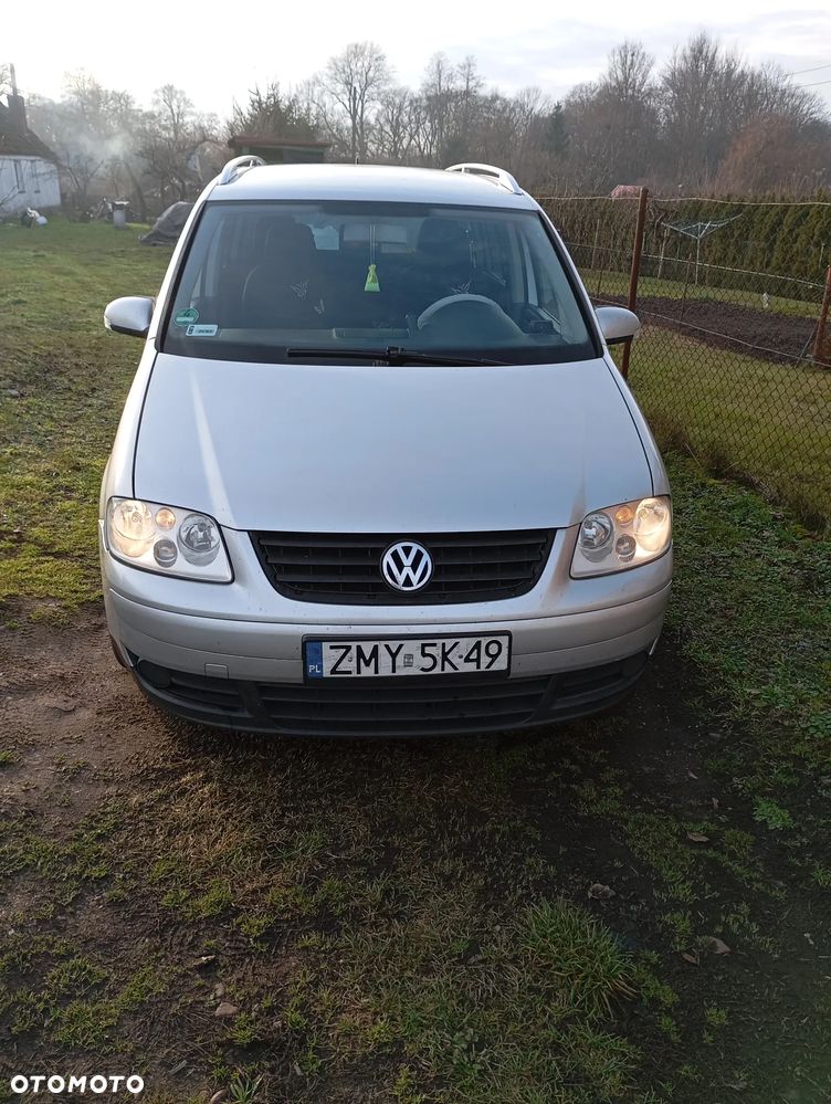 Volkswagen Touran 2.0 TDI DSG Trendline - 2
