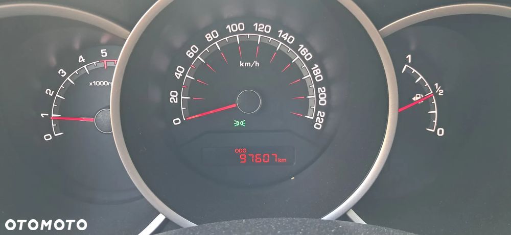 Kia Venga 1.6 CRDi 128 UEFA EURO 2016 - 15