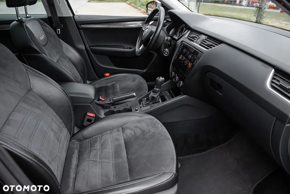 Skoda Octavia Scout 2.0 TDI 4x4 DSG - 8