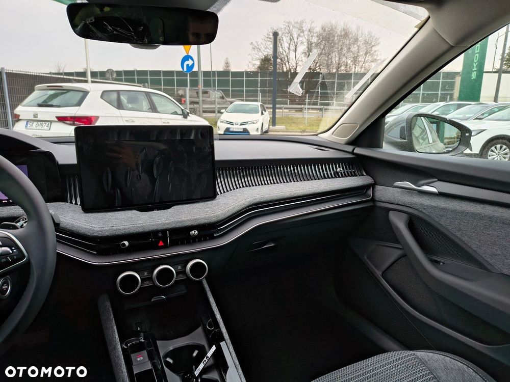 Skoda Superb 2.0 TDI SCR Drive DSG - 22