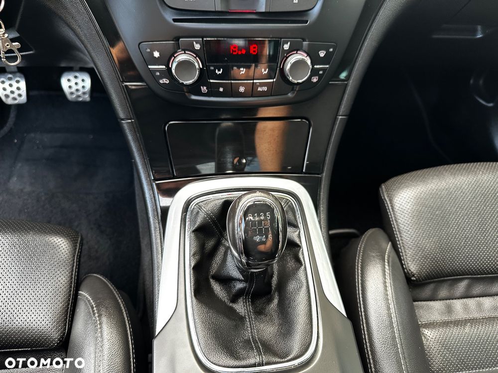 Opel Insignia 2.0 Turbo Cosmo - 24