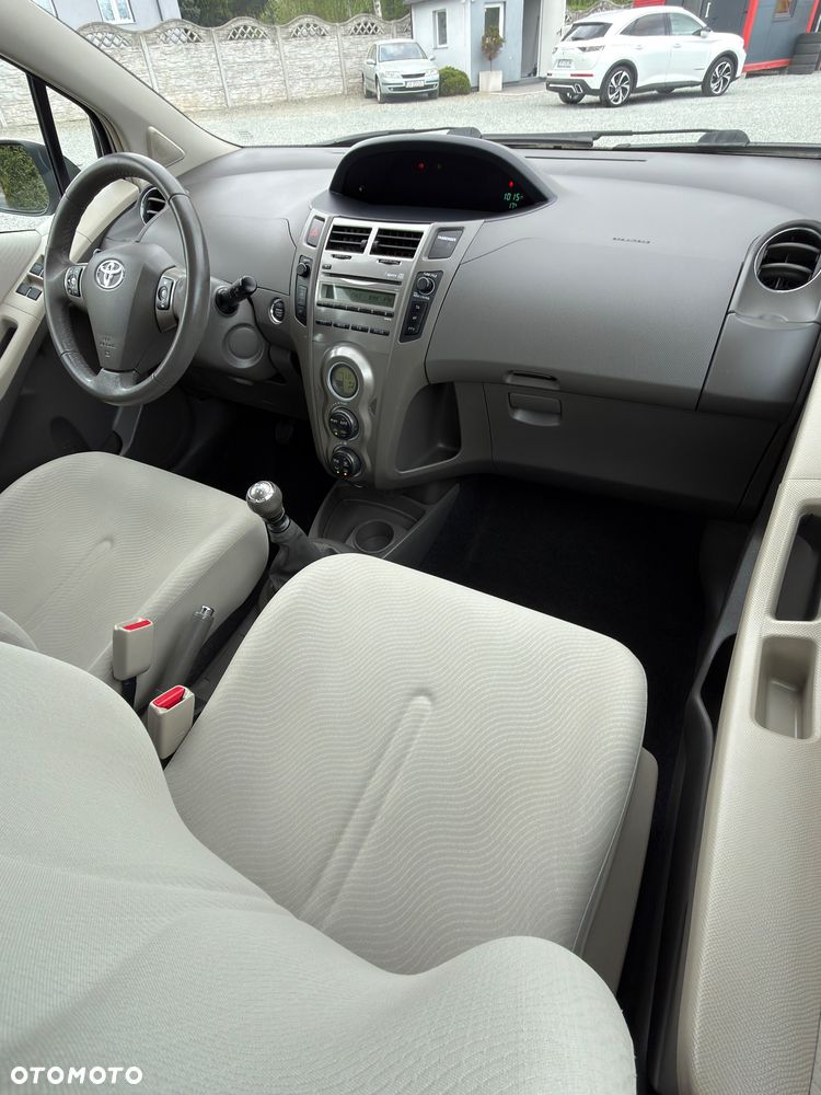 Toyota Yaris 1.33 Prestige - 27
