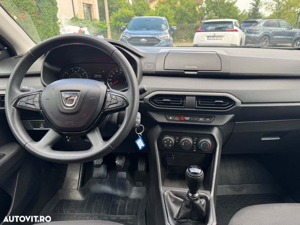 Dacia Logan TCe 90 Essential - 6