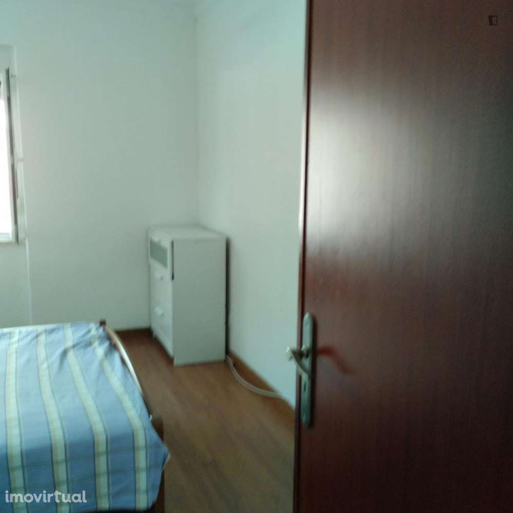 Quarto - localizado em Setubal - Grande imagem: 2/10
