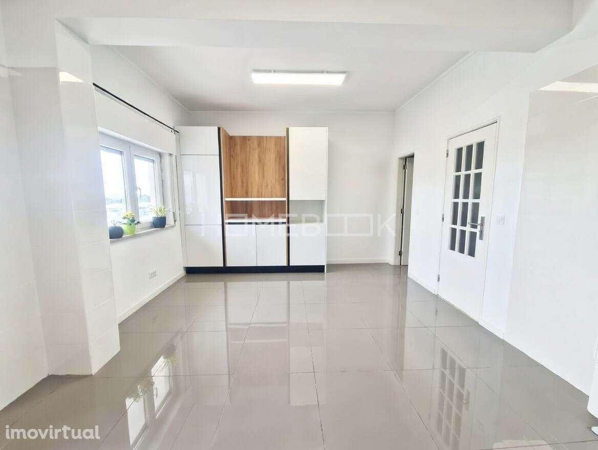 T2 Remodelado com Terraço e Vista Rio – Seixal - Grande imagem: 3/17