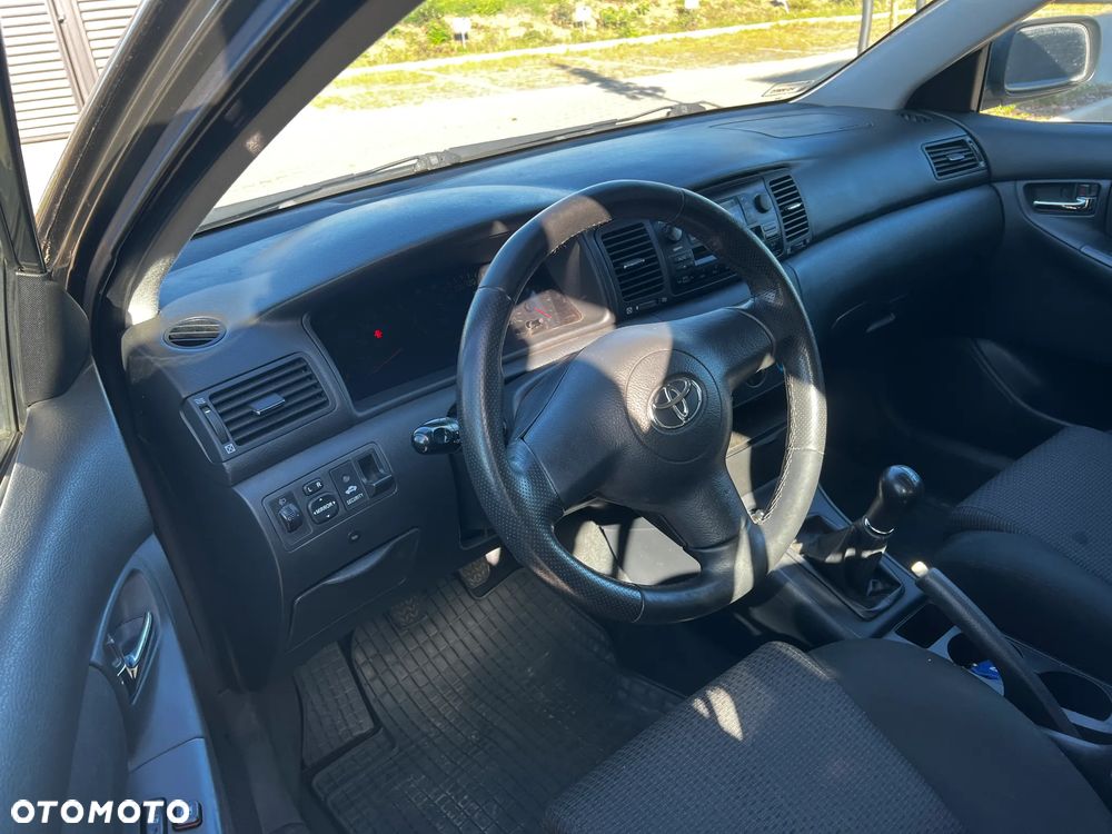 Toyota Corolla - 4