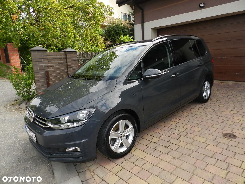 Volkswagen Touran - 1