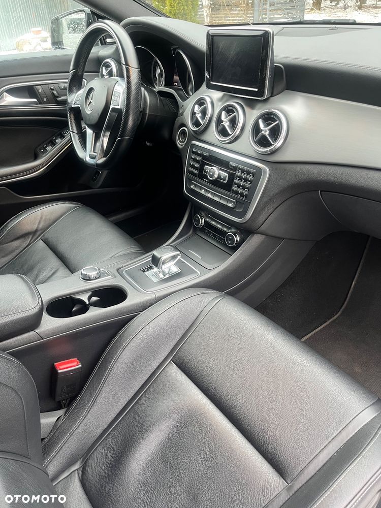 Mercedes-Benz CLA 45 AMG 4Matic 7G-DCT - 13