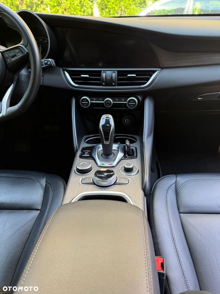 Alfa Romeo Giulia - 14