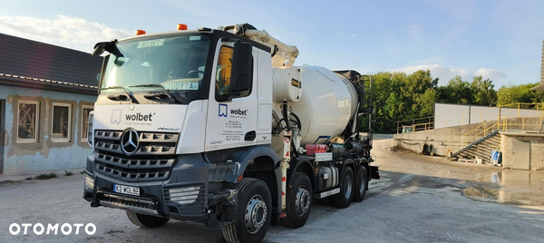 Mercedes-Benz Arocs 3240