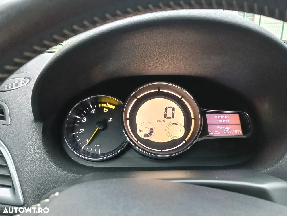 Renault Megane BLUE dCi 115 BOSE EDITION - 7
