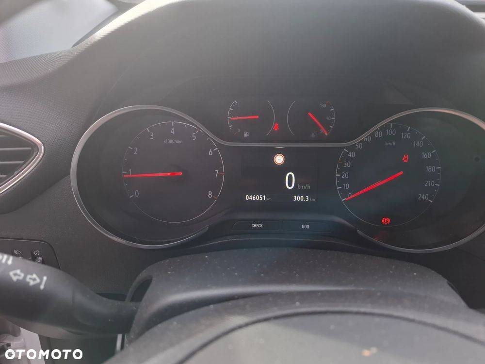 Opel Crossland X - 13