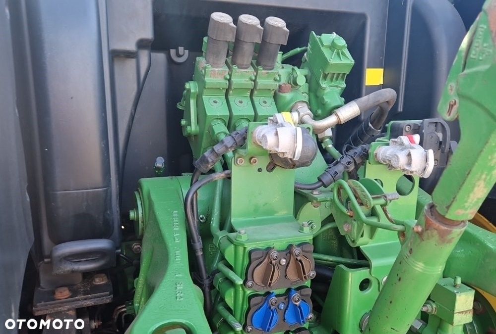 John Deere 6145R - 4