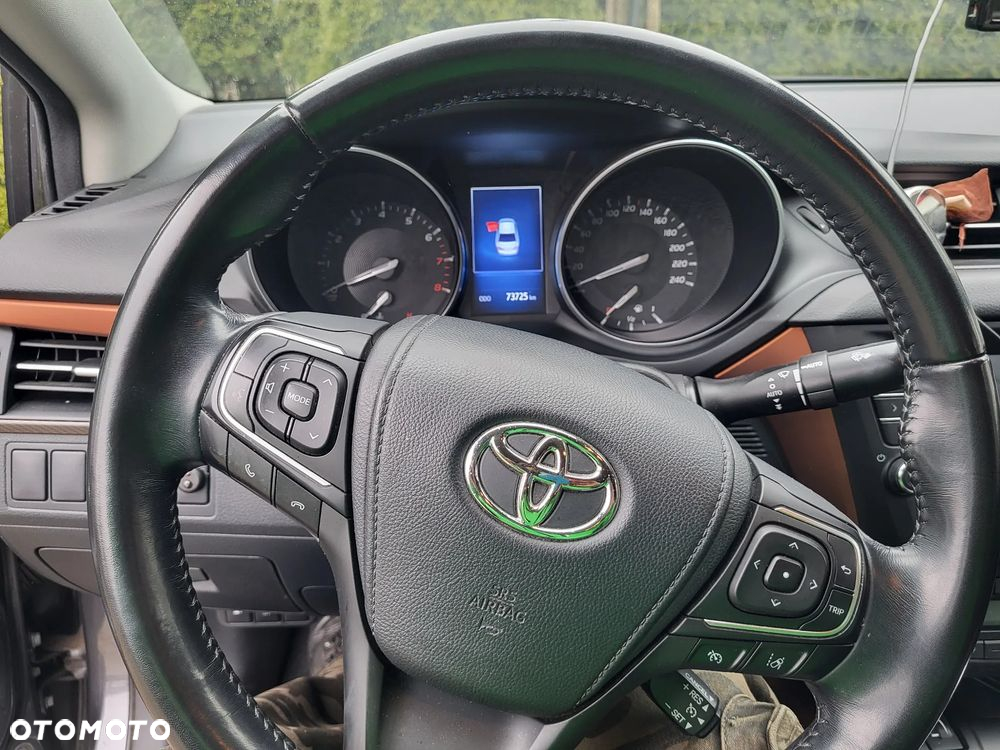 Toyota Avensis 1.8 Premium - 11