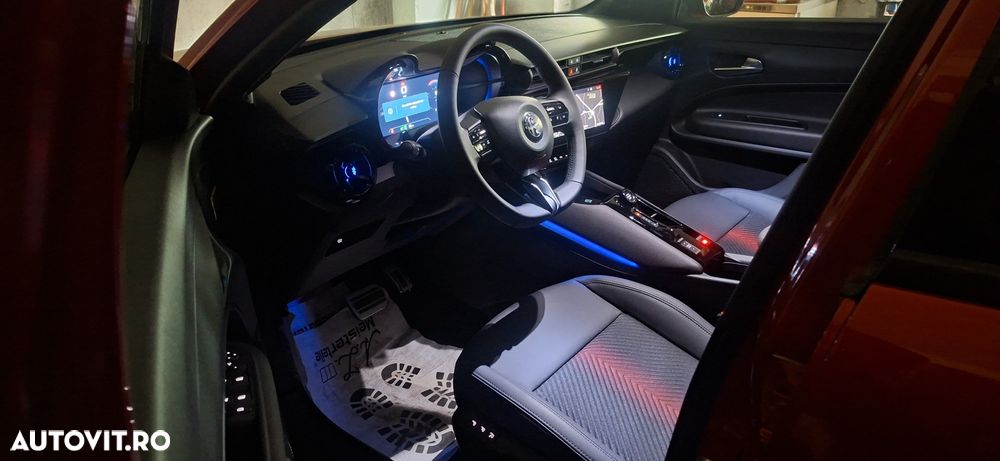 Alfa Romeo Junior 1.2 FWD eDCT6 MHEV Ibrida Speciale - 8