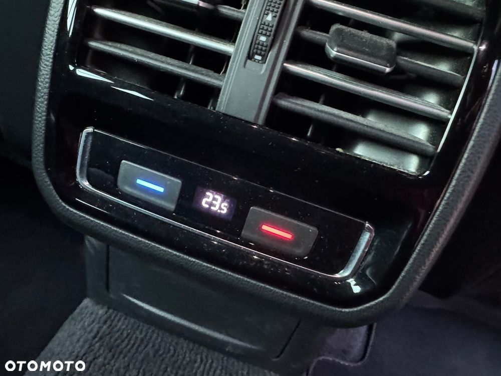 Volkswagen Passat 2.0 TDI SCR 4Mot DSG Highline - 32