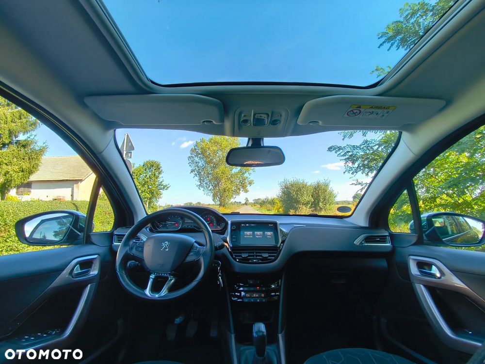 Peugeot 2008 1.2 Pure Tech Style S&S - 9