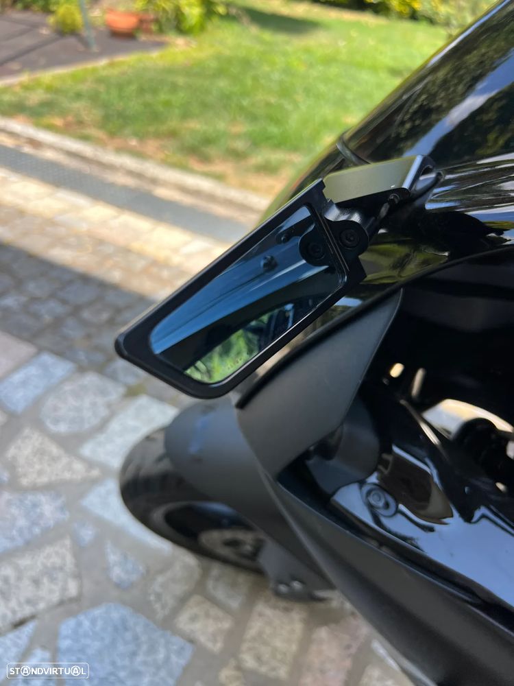 Yamaha R - 7