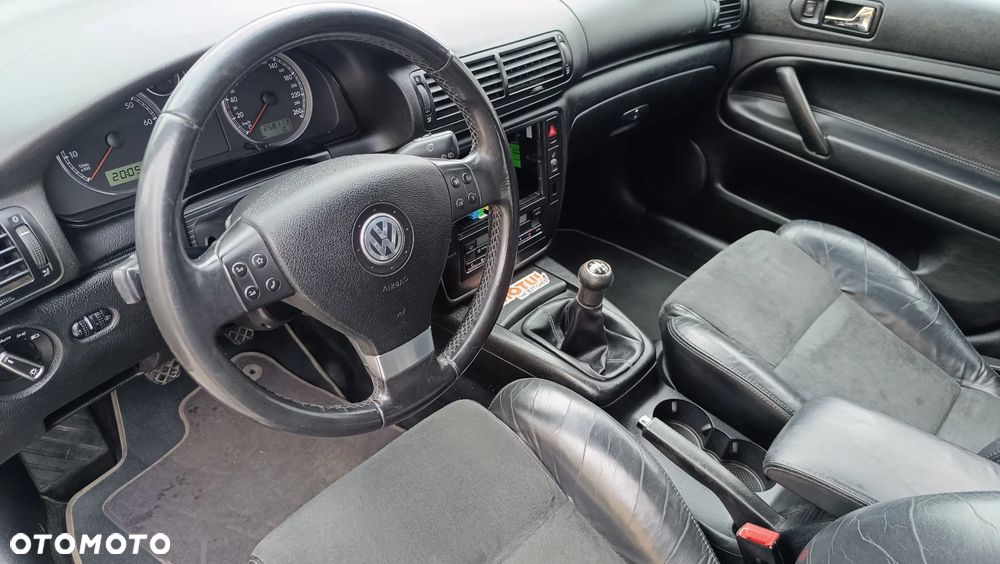 Volkswagen Passat 2.0 Exclusive - 17