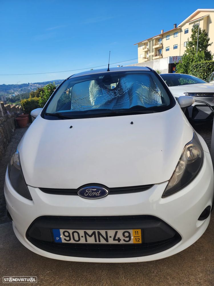 Ford Fiesta 2011 photo 2