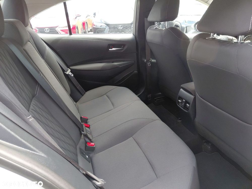 Toyota Corolla - 10