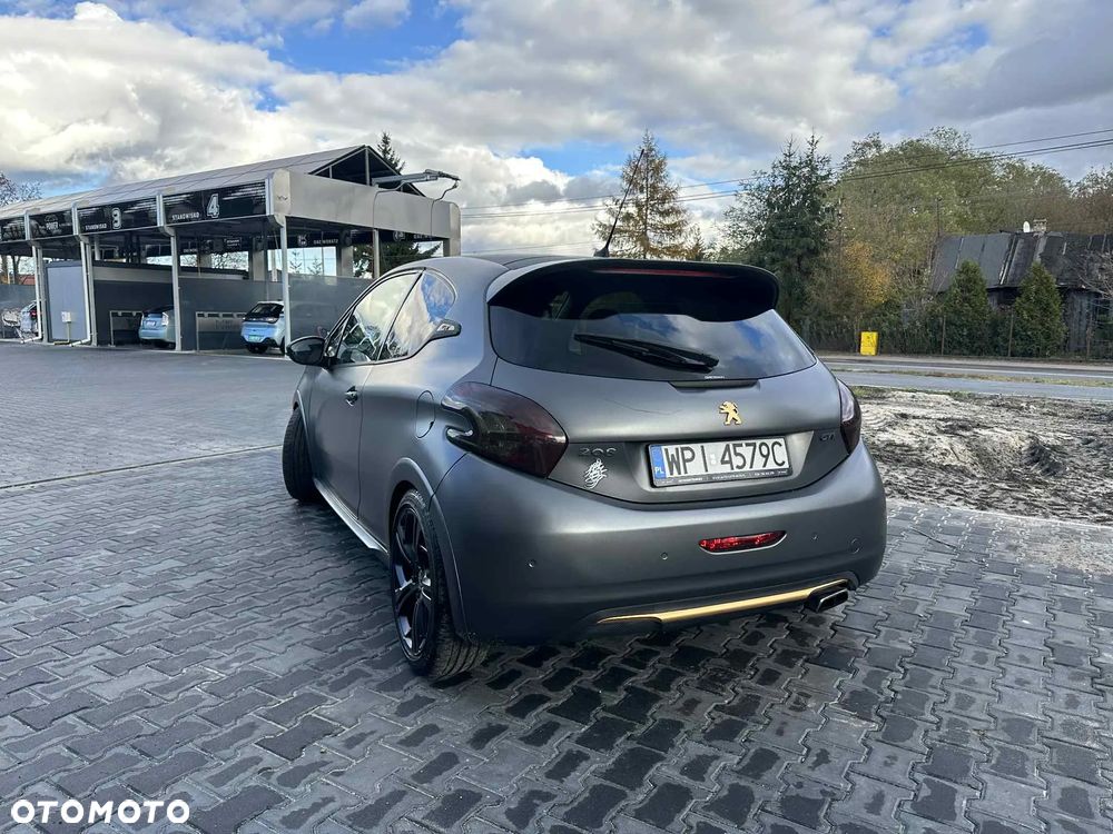Peugeot 208 GTI 200 THP - 8