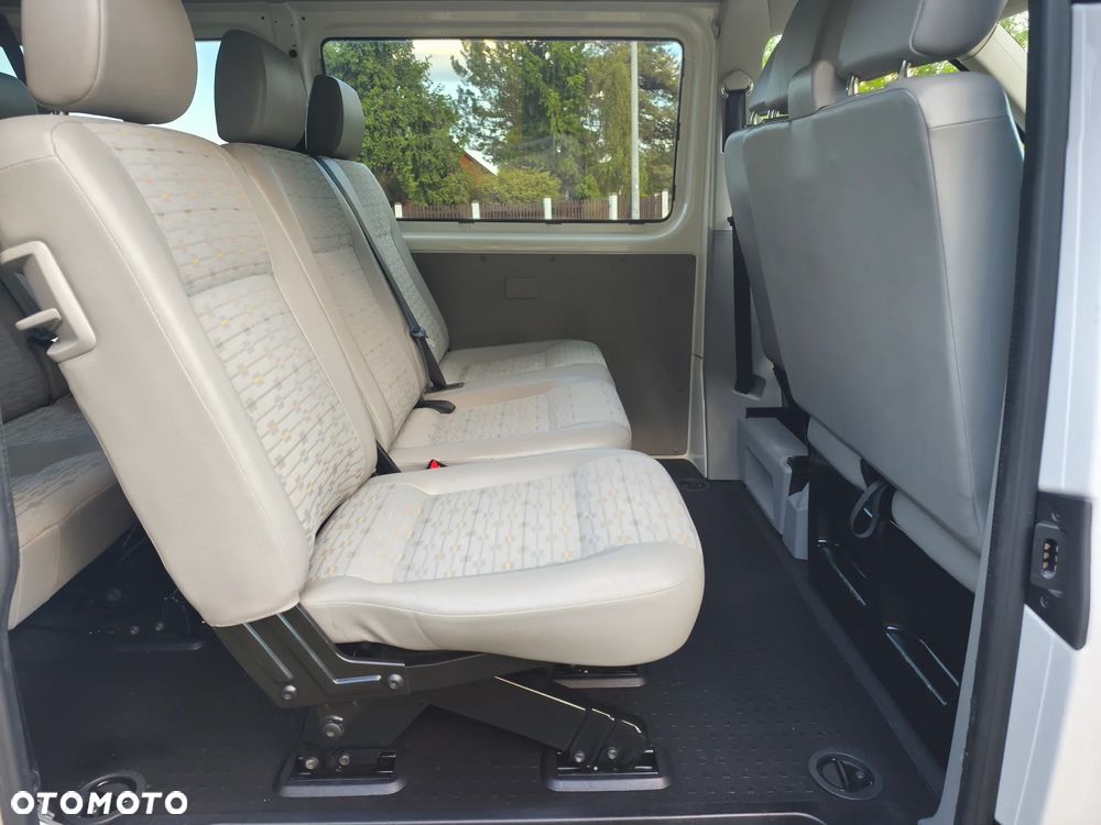 Volkswagen Transporter - 27