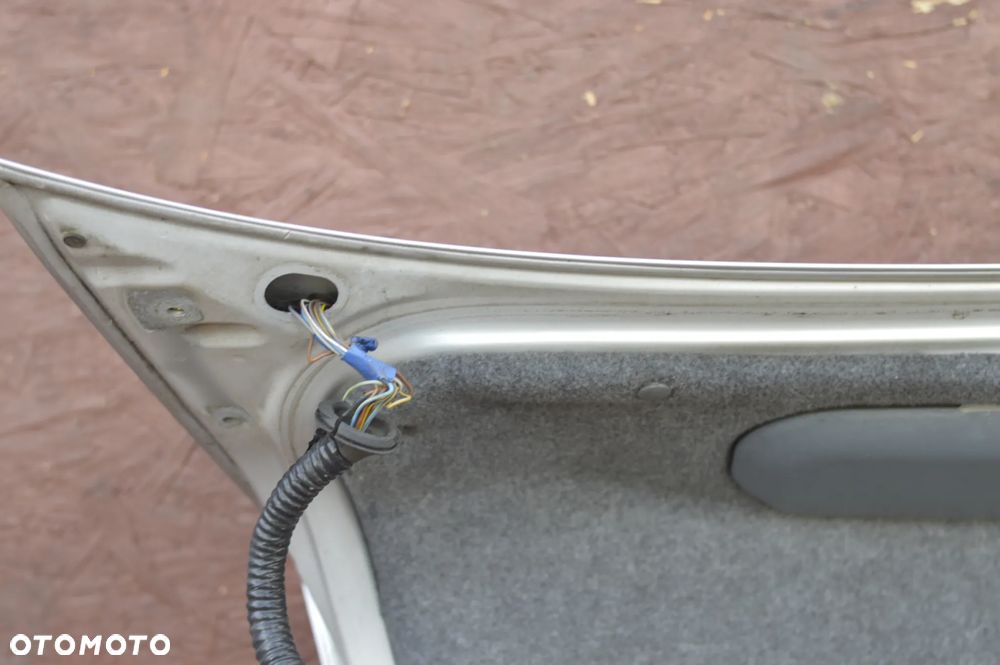 BMW E46 SEDAN ORYGINALNA KLAPA BAGAŻNIKA TYŁ W KOLORZE TITANSILBER 354/7 O NR.  41 62 7 003 314 / 41 62 8 238 462 OEM W DOBRYM STANIE BEZ RDZY - 21