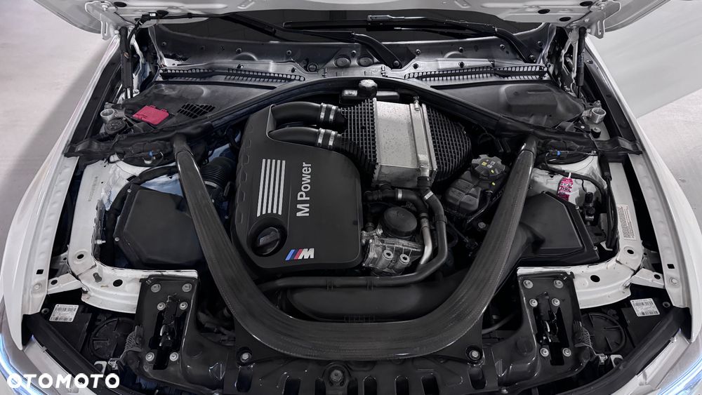BMW M4 DKG - 12