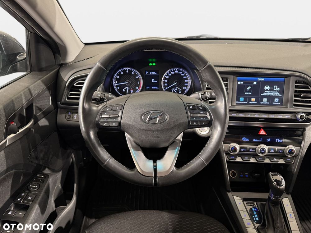 Hyundai Elantra - 18