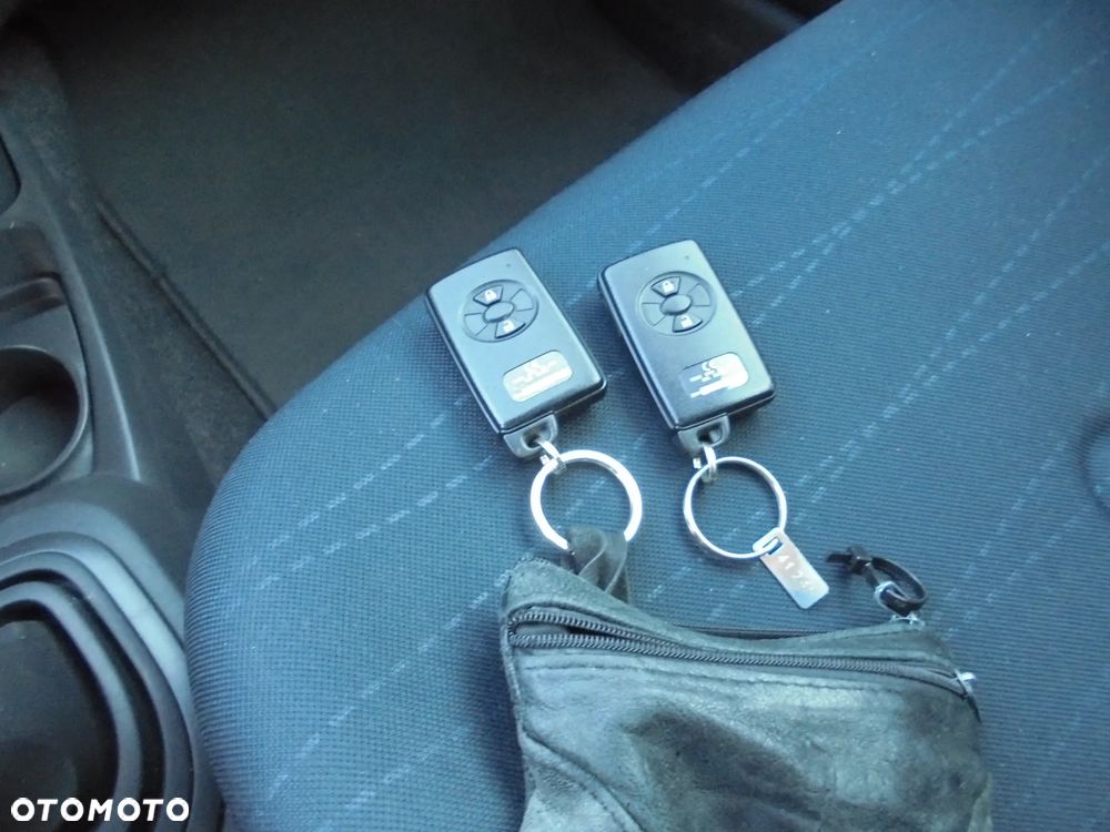 Toyota Yaris 1.3 VVT-i Travel - 29