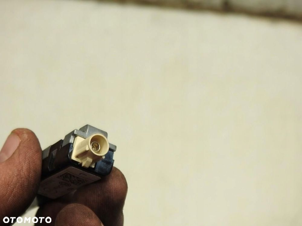 WZMACNIACZ ANTENY VW SHARAN II 7N0035552J - 5