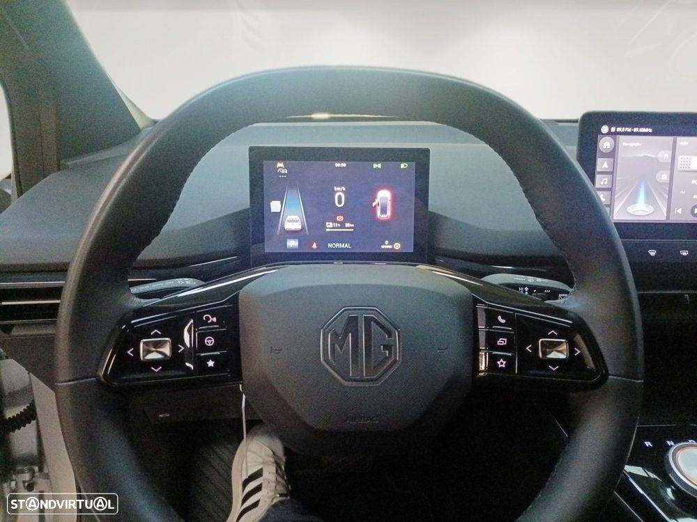 MG MG4 64 kWh Luxury - 8