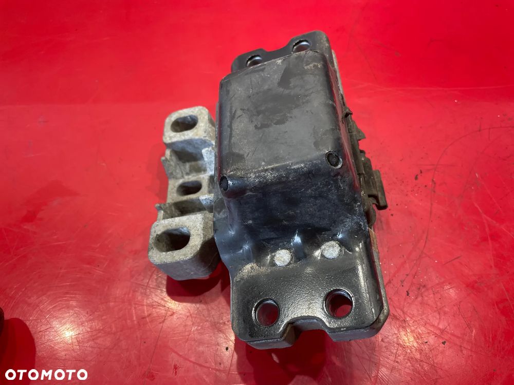 VW TOURAN  PODUSZKA SILNIKA 1K0199555 - 2