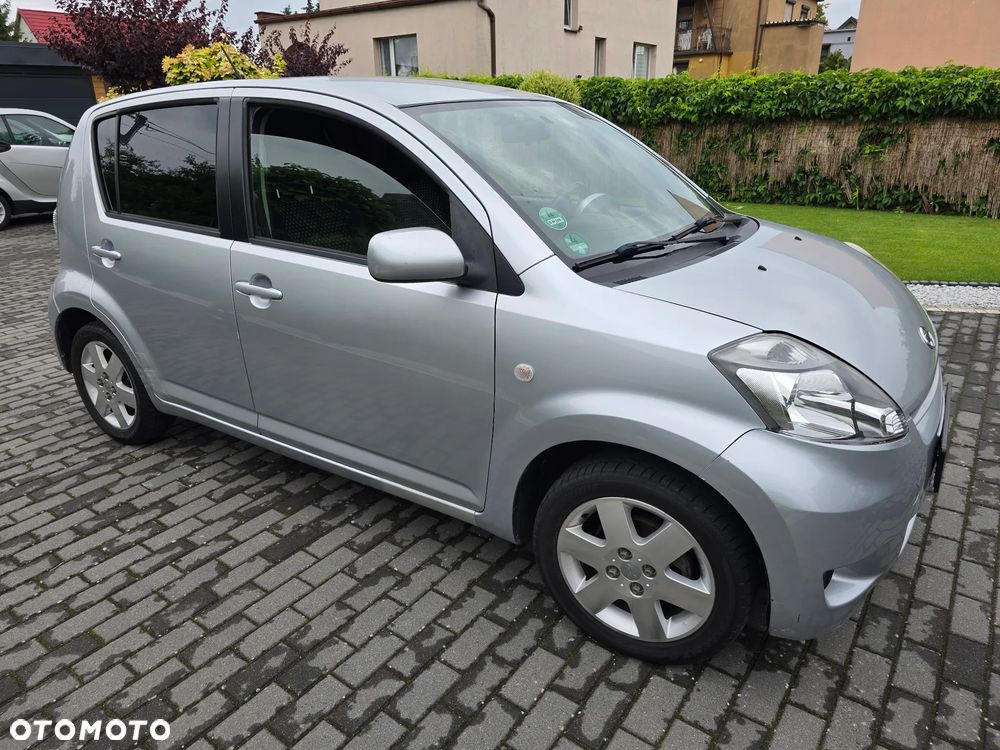 Daihatsu Sirion 1.3 - 4