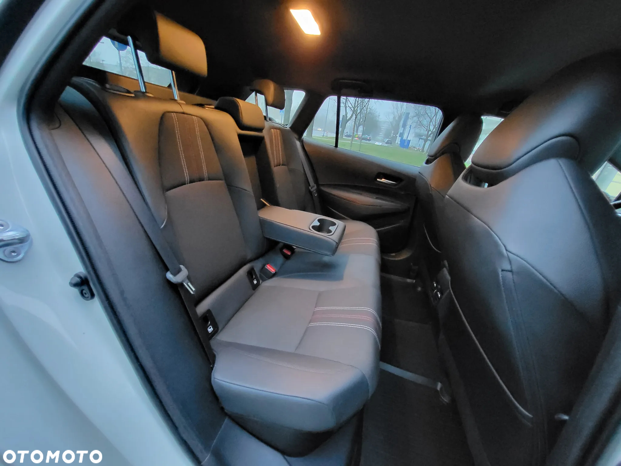 Toyota Corolla 1.8 Hybrid GR Sport Dynamic - 36