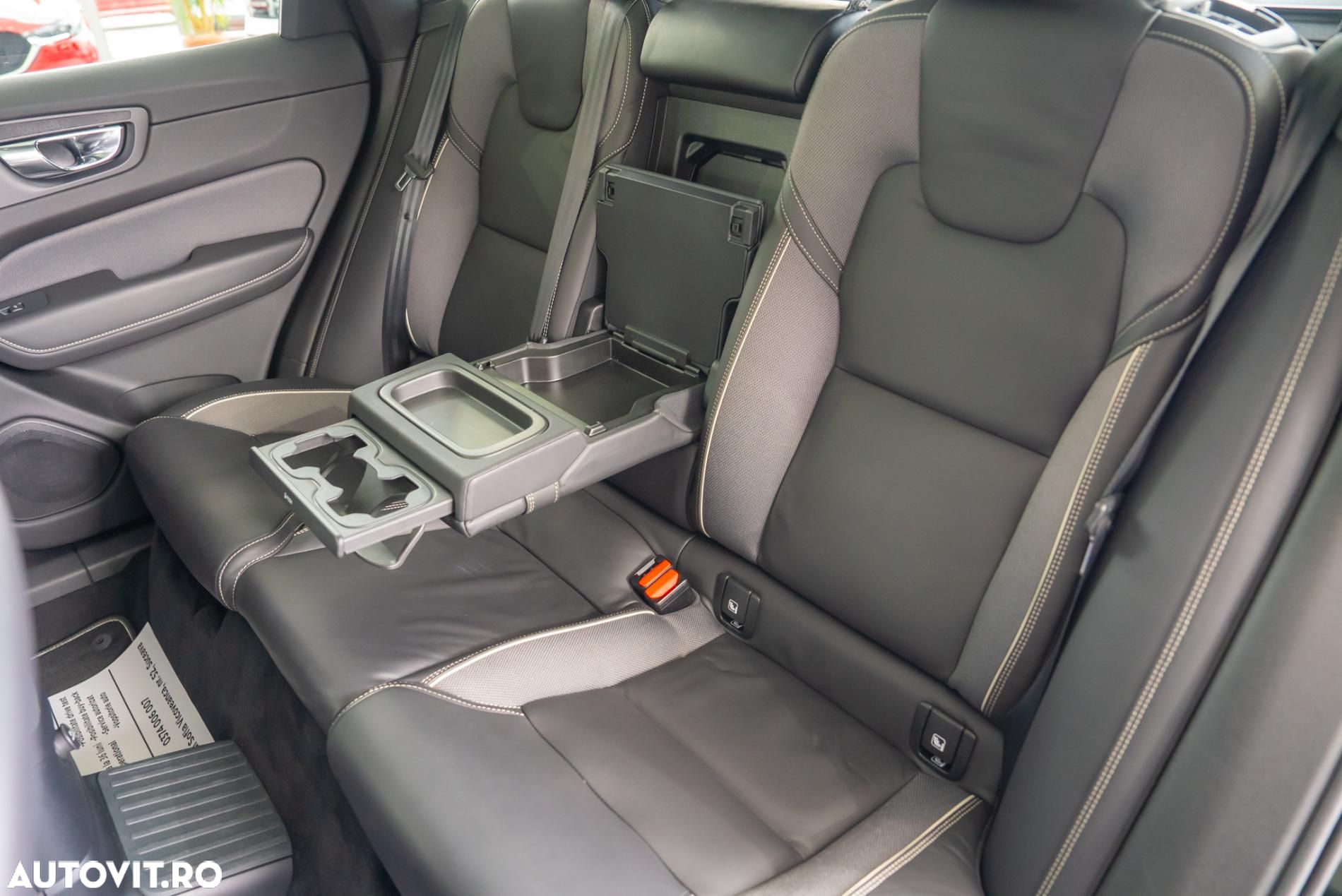 Volvo XC 60 T8 Twin Engine AWD Geartronic RDesign - 22