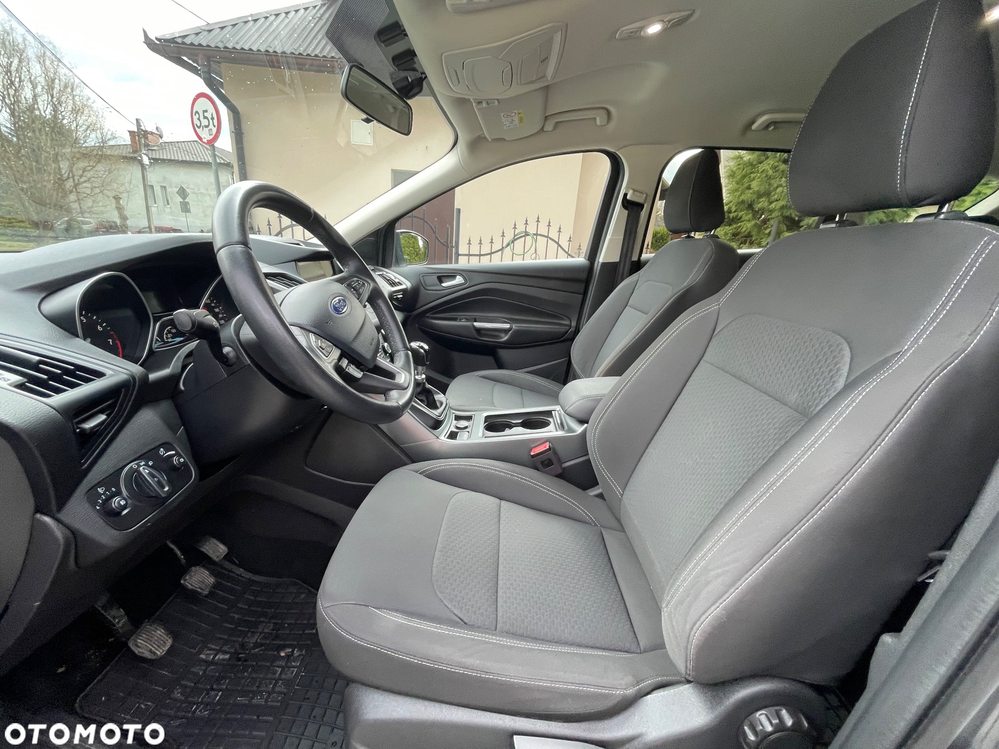 Ford Kuga 1.5 EcoBoost 2x4 SYNC - 14