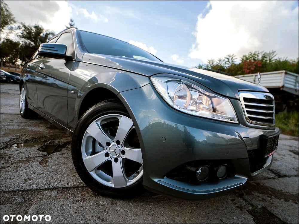 Mercedes-Benz C-Class 2011 photo 4
