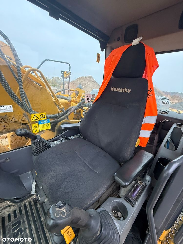Komatsu 240 NLC - 14