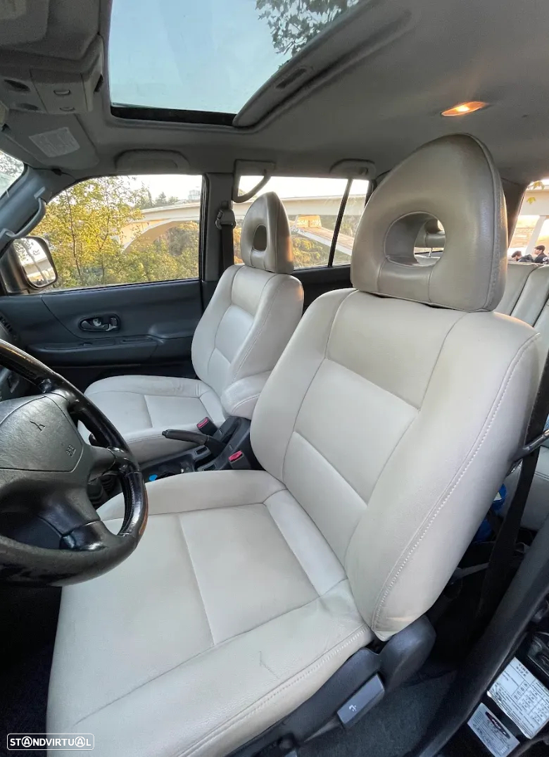 Mitsubishi Pajero Sport 2.5 TD GLS - 7