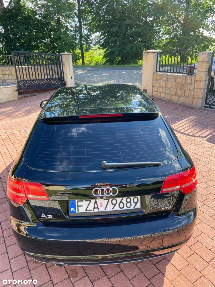 Audi A3 Sportback 1.6 TDI DPF Ambiente - 28