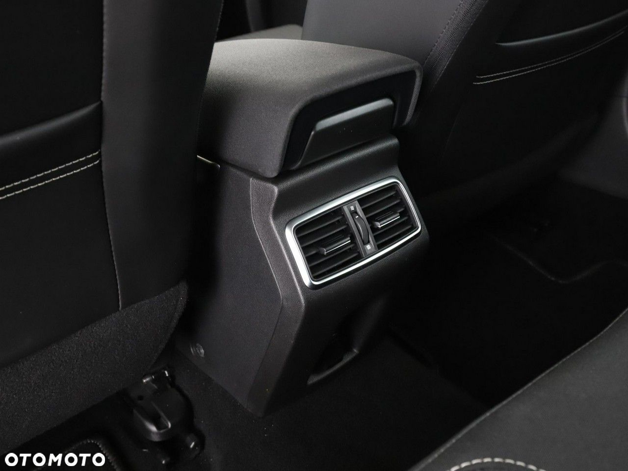 Renault Megane ENERGY TCe 130 EDC BUSINESS - 36