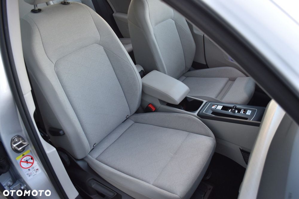 Volkswagen Golf Variant - 32