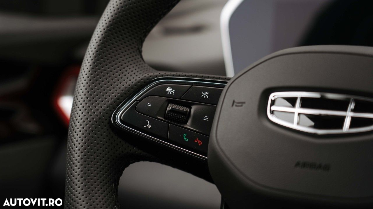 Geely Coolray - 15