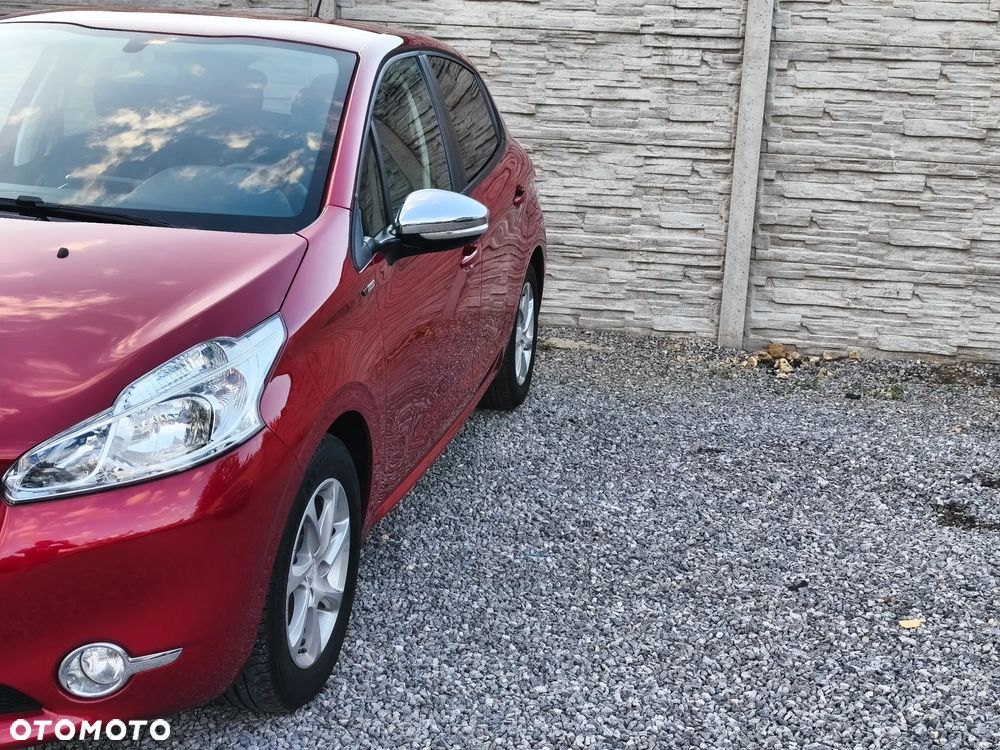 Peugeot 208 - 17